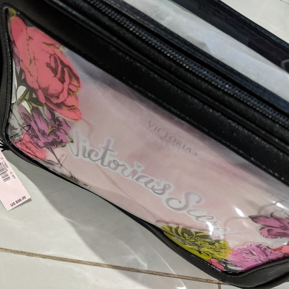 ! SOLD ! Victoria's Secret Beauty / Cosmetic Bag Set - Picture 3 of 4